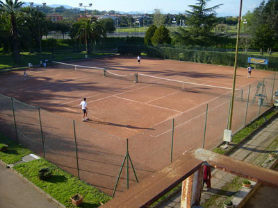Campi da tennis a Rende: sospendere il bando in autotutela