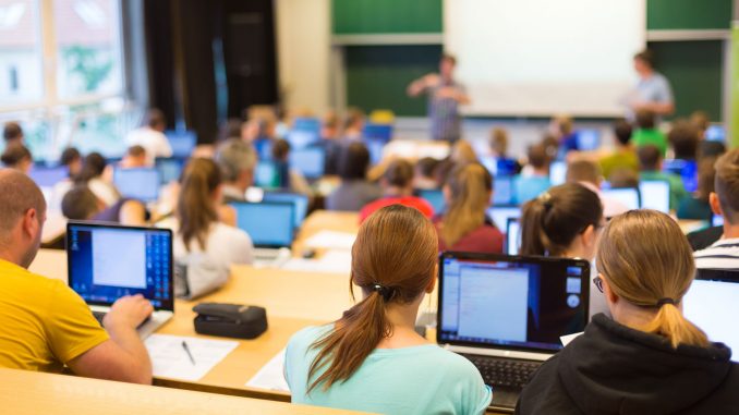 DIGITALIZZAZIONE NELLE SCUOLE, IN CALABRIA OLTRE 14 MILIONI E MEZZO DI EURO